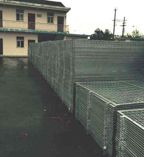 熱鍍鋅框架護欄網